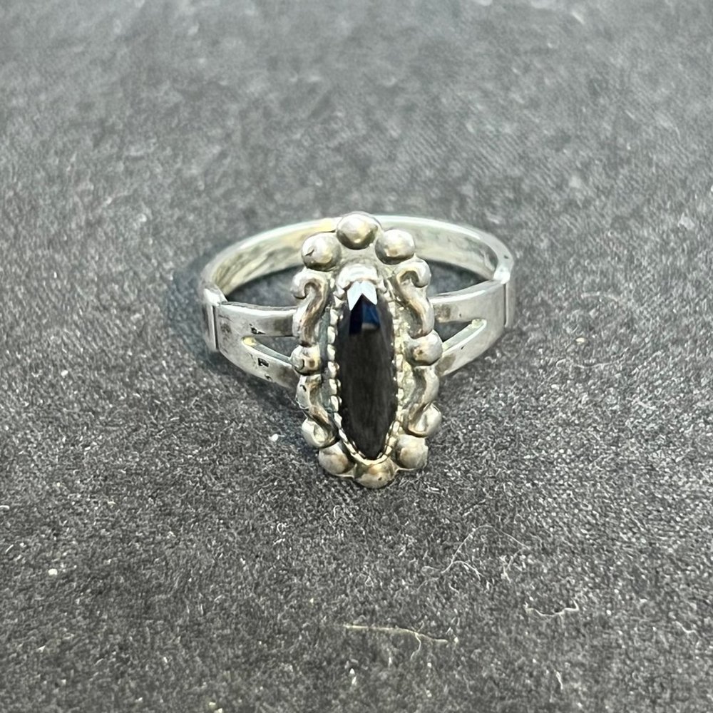 Vintage Wheeler Co Navajo Sterling Silver Hematite Scroll Ring Signed Size 5 (R2